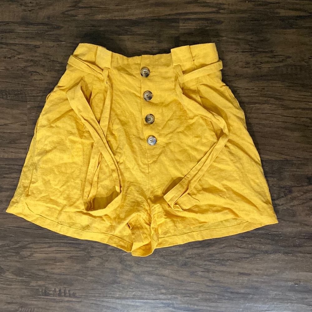 High waste linen burnt yellow shorts. Worn once